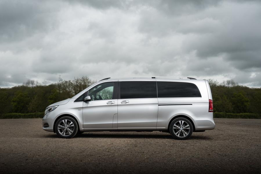  Mercedes-Benz V250 BlueTec Extralang Avantgarde 2015 года  (UK) (фото 6 из 24)